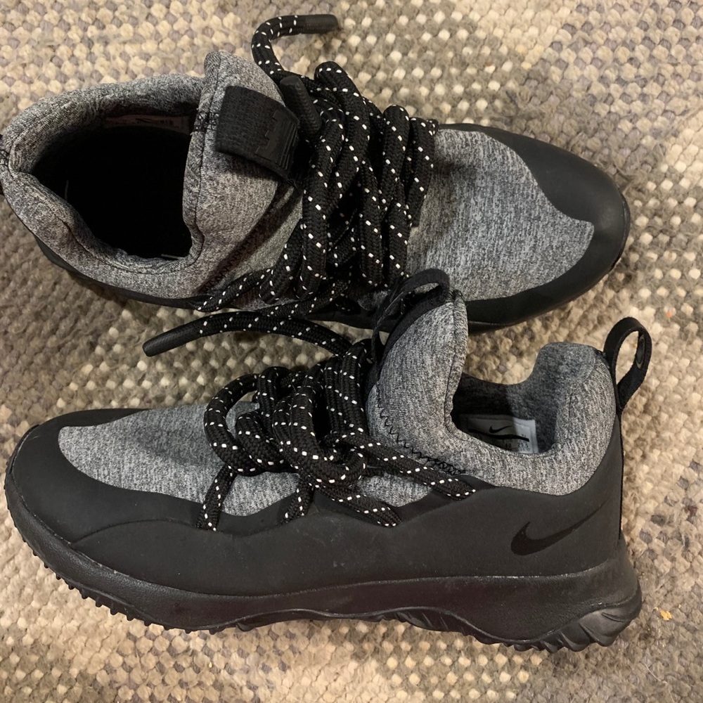 Women’s Nike shoes